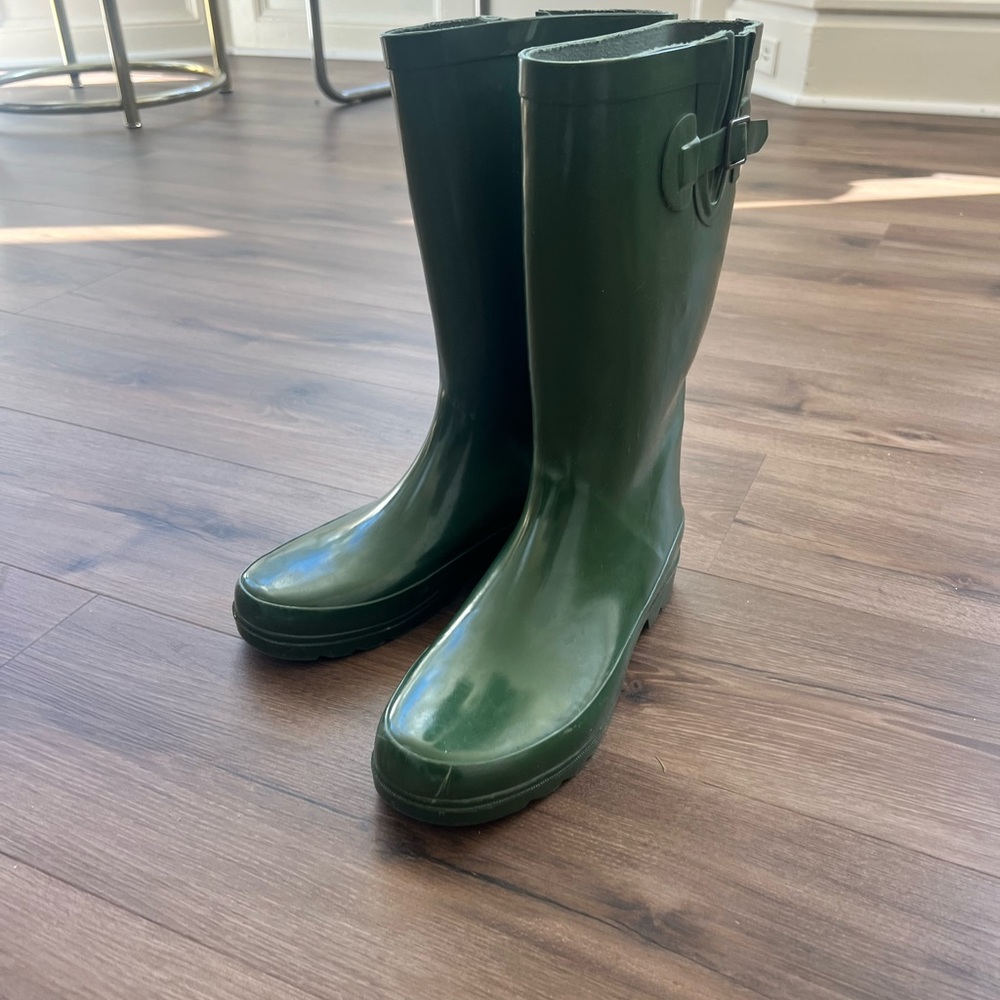 Cute green rubber rain boots size 10 women